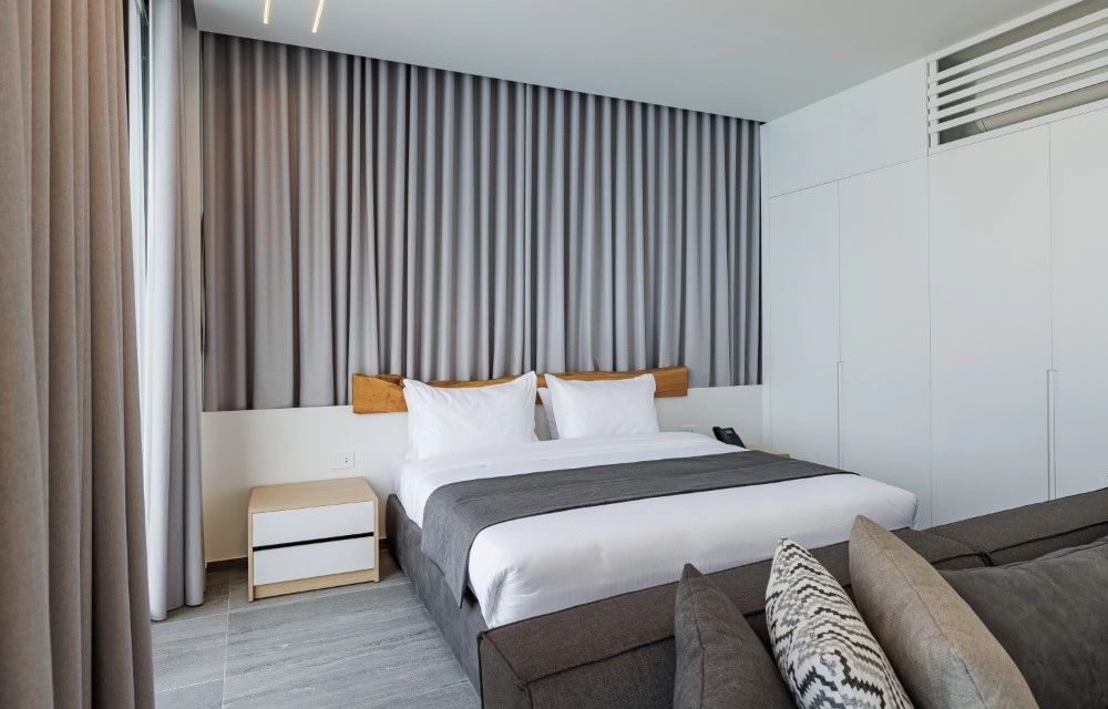 HOTEL LEISURE