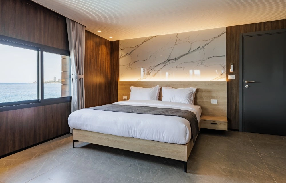 HOTEL LEISURE